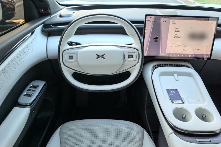 Used XPeng G7 2025 Model—602 Long Range Max Steering Wheel