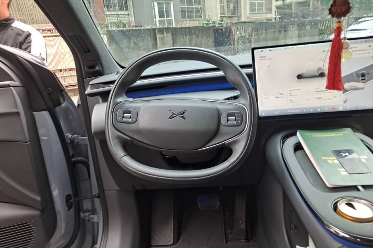 Used XPeng G7 2025 Model—702 Ultra Long Range Steering Wheel