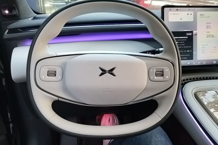 Used XPeng G7 2025 Model—702 Ultra Long Range Steering Wheel