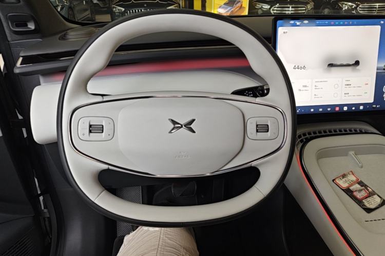 Used XPeng G7 2025 Model—702 Ultra Long Range Steering Wheel