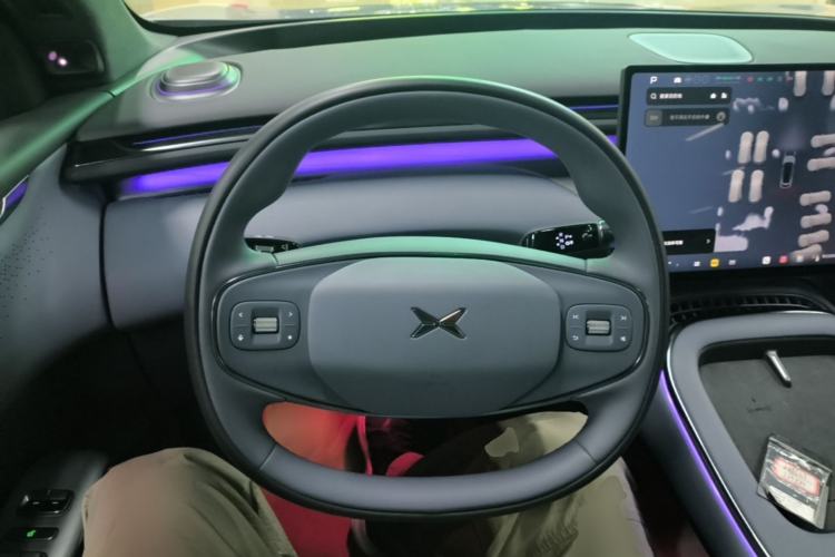 Used XPeng G7 2025 Model—702 Ultra Long Range Steering Wheel