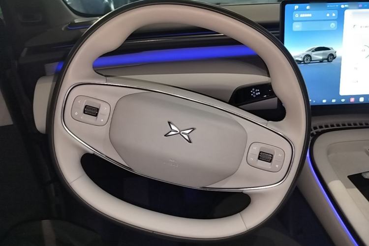 Used XPeng G7 2025 Model—702 Ultra Long Range Steering Wheel