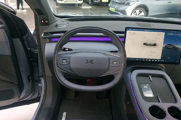 Used XPeng G7 2025 Model—702 Ultra Long Range Steering Wheel