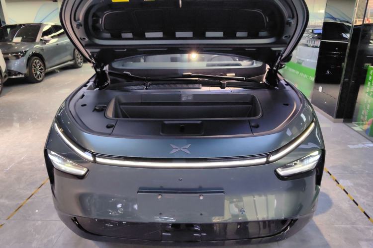 Used XPeng G7 2025 Model—702 Ultra Long Range Engine Bay