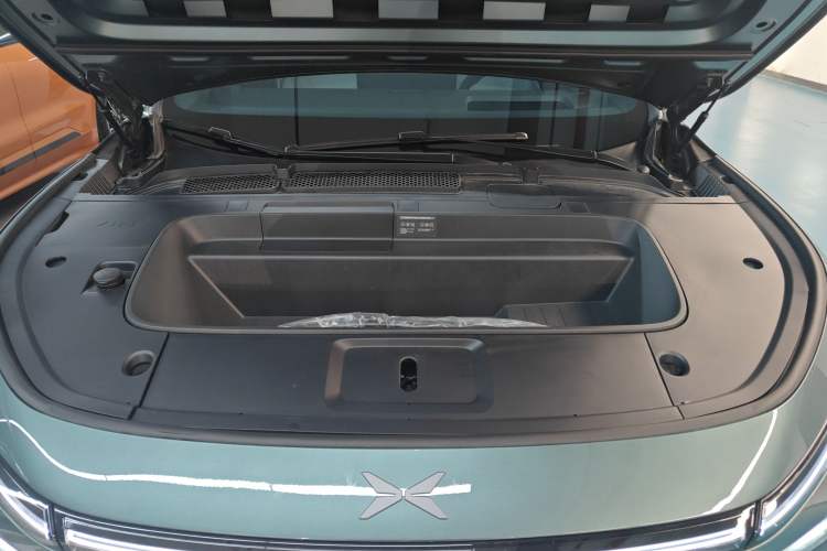 Used XPeng G7 2025 702 Max Engine Bay