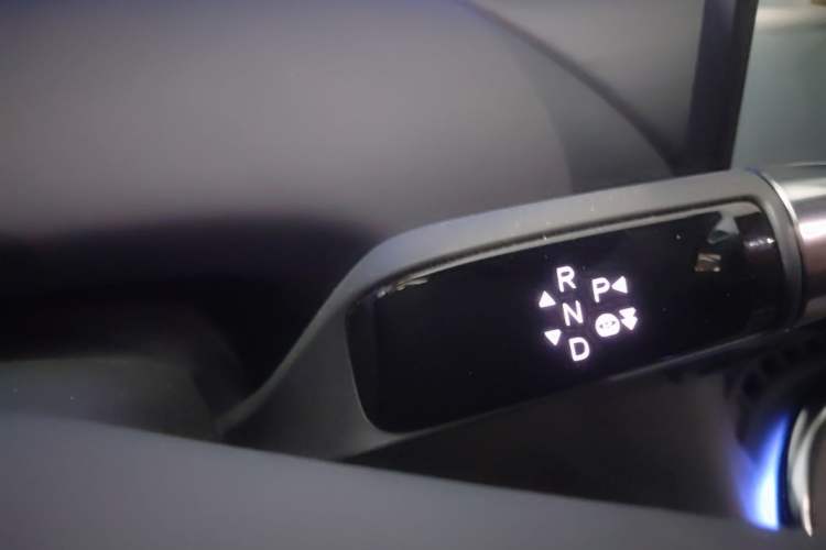 Used XPeng G7 2025 Model—602 Long Range Max Gear Lever