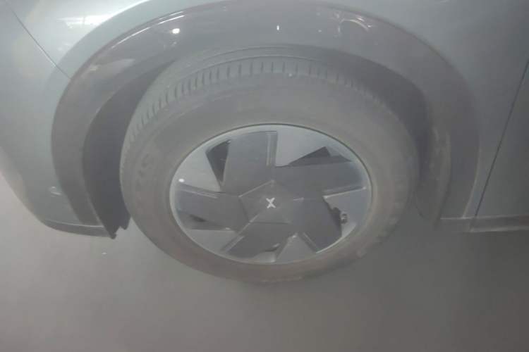 Used XPeng G7 2025 Model—602 Long Range Max Left Front Wheel Hub