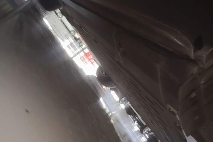 Used XPeng G7 2025 Model—602 Long Range Max Left Side Sill