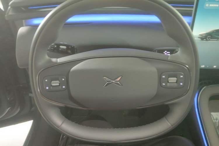 Used XPeng G7 2025 Model—602 Long Range Max Steering Wheel