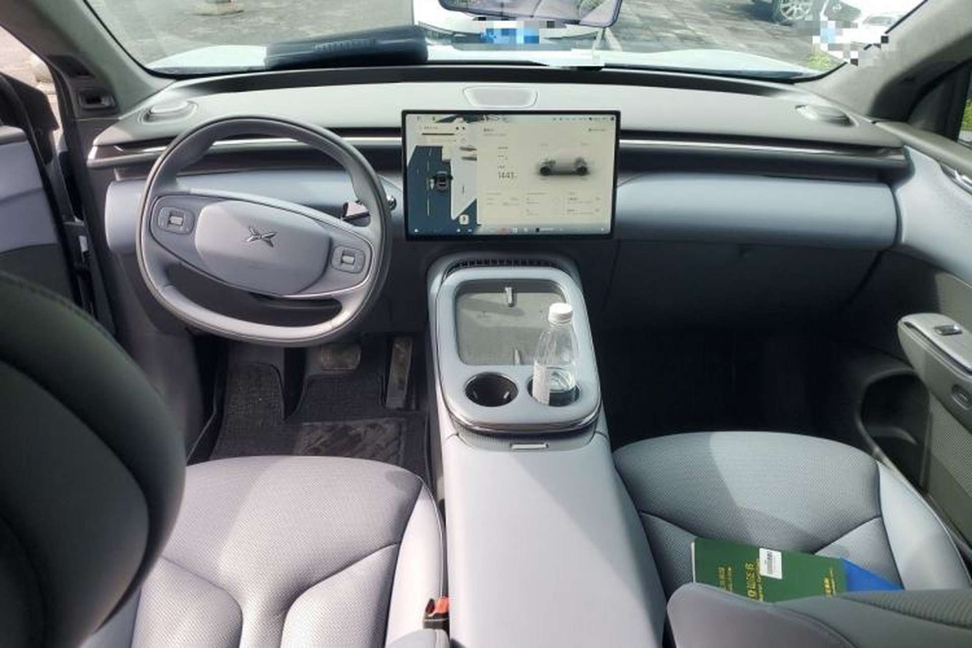 Used XPeng G7 2025 Model—702 Ultra Long Range Center Console