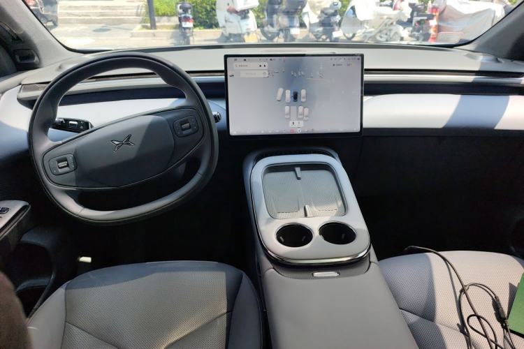 Used XPeng G7 2025 Model—702 Ultra Long Range Center Console