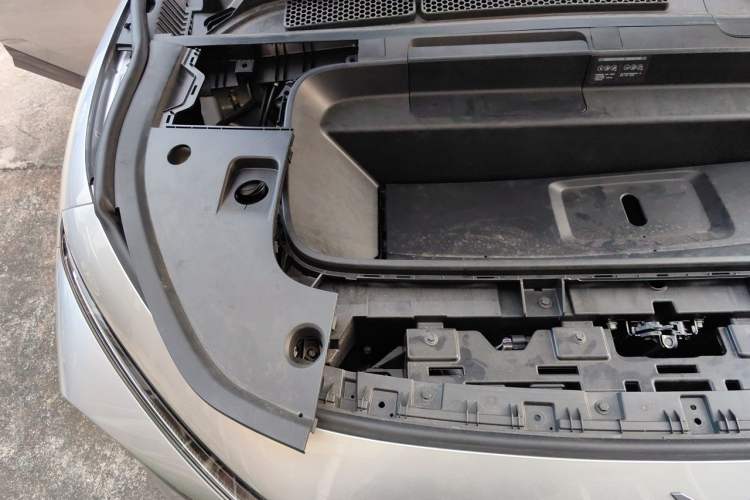 Used XPeng G7 2025 Model—702 Ultra Long Range Engine Bay Right