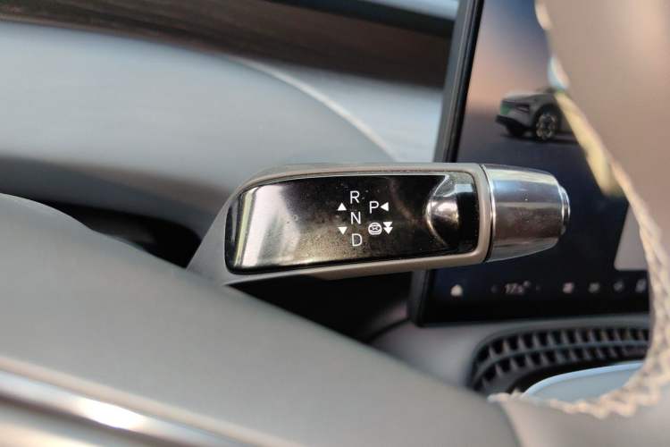Used XPeng G7 2025 Model—702 Ultra Long Range Gear Lever