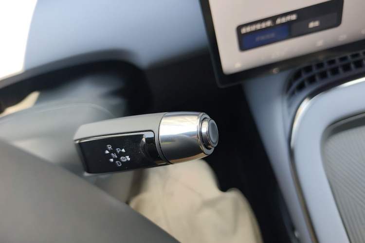 Used XPeng G7 2025 Model—702 Ultra Long Range Gear Lever