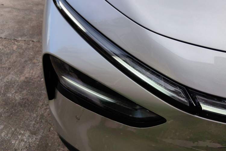 Used XPeng G7 2025 Model—702 Ultra Long Range Right Front Headlight