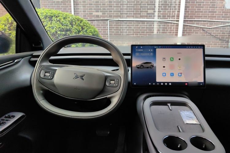 Used XPeng G7 2025 Model—702 Ultra Long Range Steering Wheel