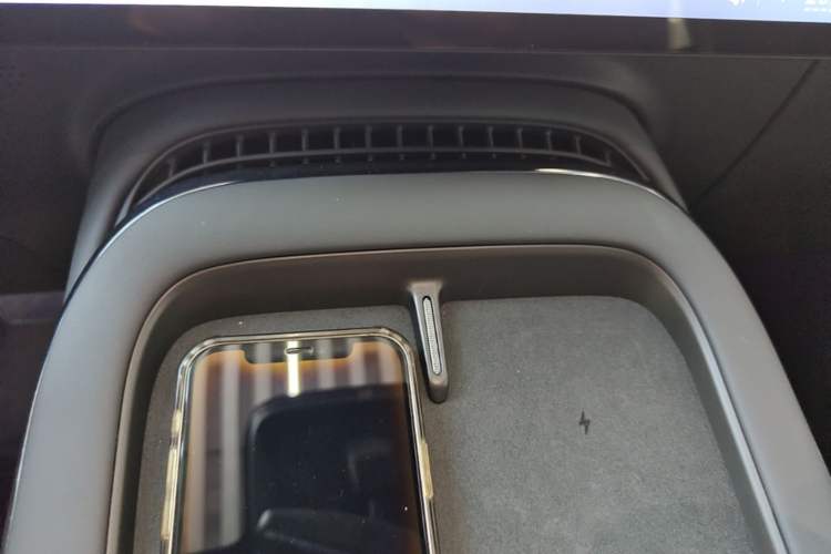 Used XPeng G7 2025 702 Max Audio And AC Panel