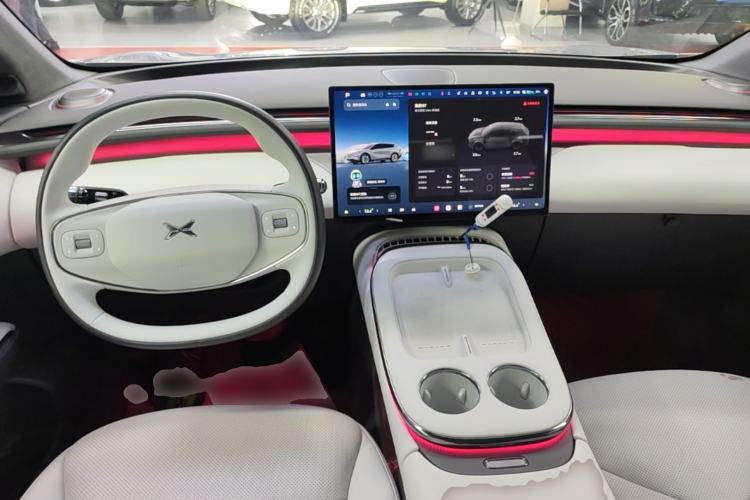 Used XPeng G7 2025 Model—702 Ultra Long Range Center Console