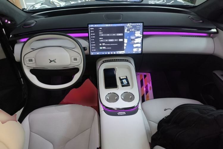 Used XPeng G7 2025 Model—702 Ultra Long Range Center Console