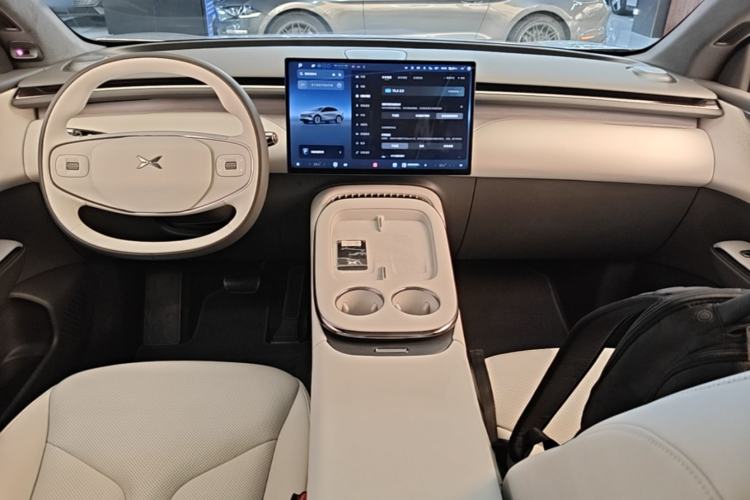 Used XPeng G7 2025 Model—702 Ultra Long Range Center Console