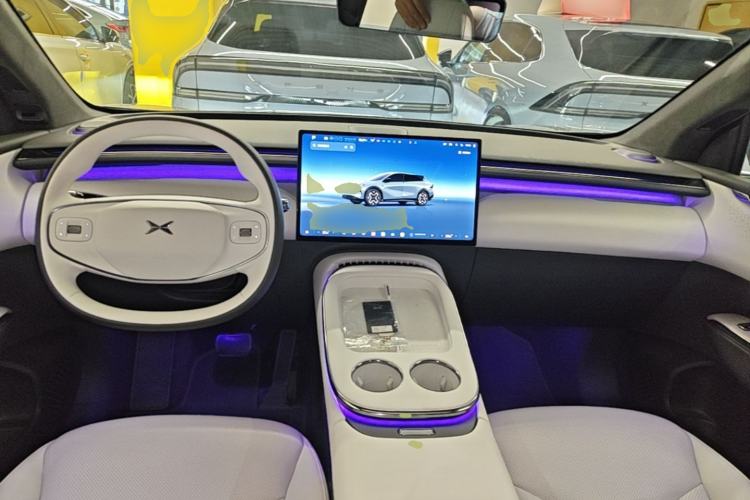Used XPeng G7 2025 Model—702 Ultra Long Range Center Console