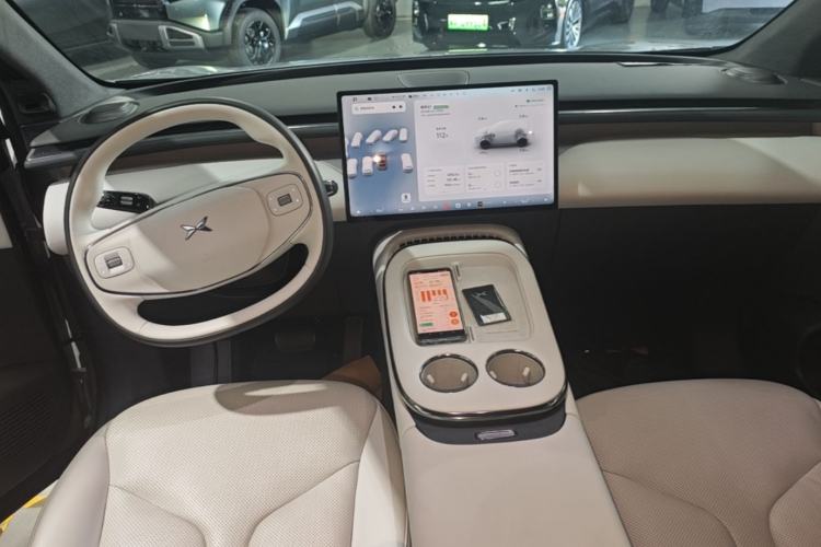 Used XPeng G7 2025 Model—702 Ultra Long Range Center Console