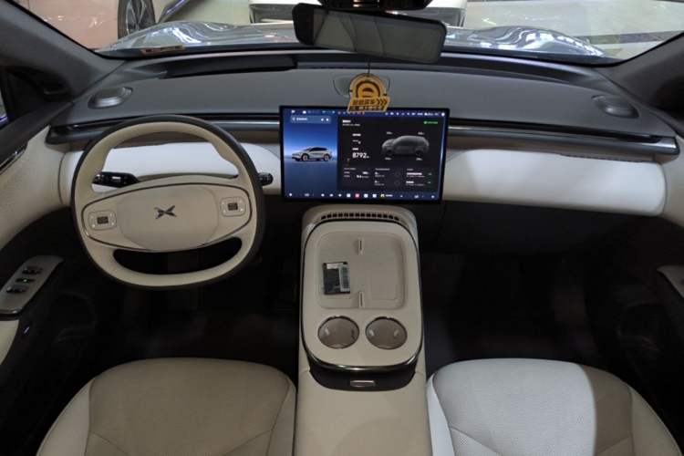 Used XPeng G7 2025 Model—702 Ultra Long Range Center Console