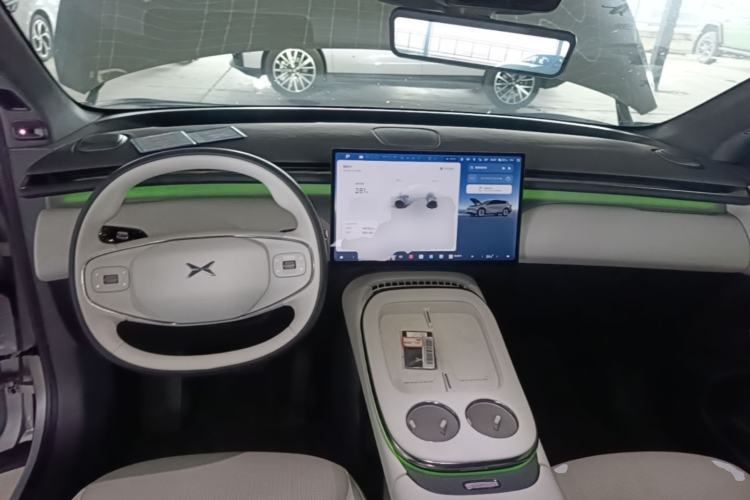 Used XPeng G7 2025 Model—702 Ultra Long Range Center Console