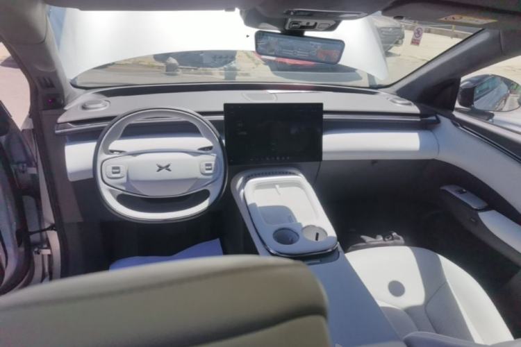 Used XPeng G7 2025 Model—702 Ultra Long Range Center Console