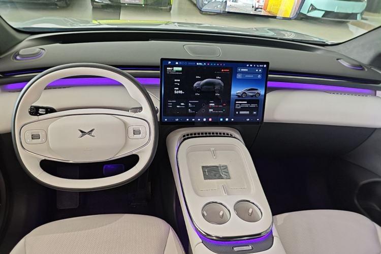Used XPeng G7 2025 Model—702 Ultra Long Range Center Console