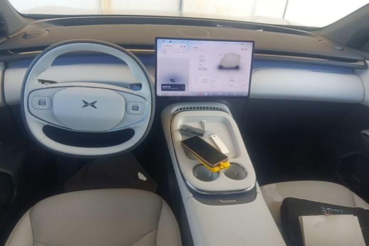 Used XPeng G7 2025 Model—702 Ultra Long Range Center Console