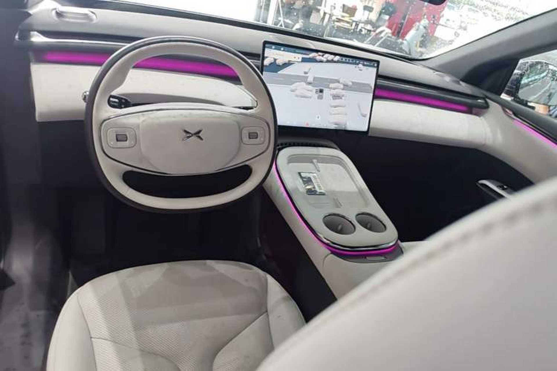 Used XPeng G7 2025 Model—702 Ultra Long Range Center Console