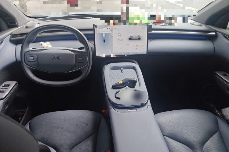 Used XPeng G7 2025 Model—702 Ultra Long Range Center Console