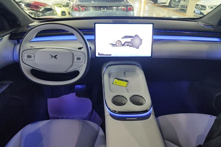 Used XPeng G7 2025 Model—702 Ultra Long Range Center Console