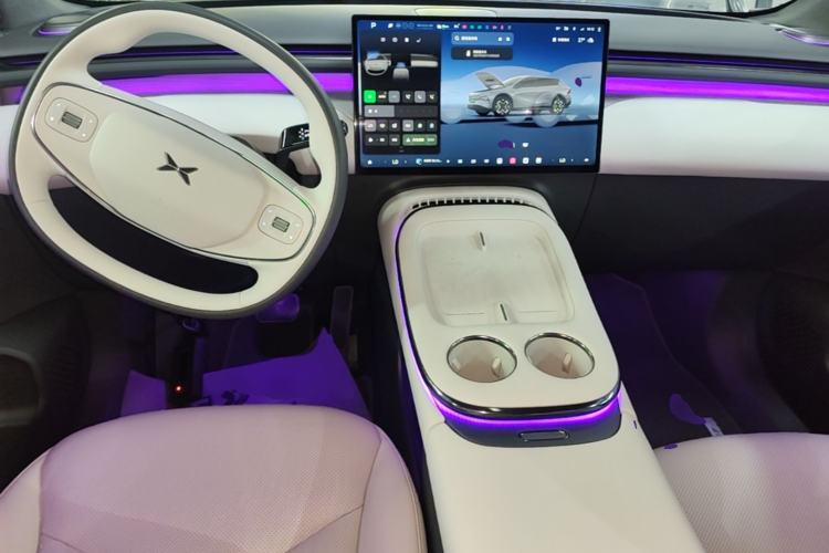 Used XPeng G7 2025 Model—702 Ultra Long Range Center Console