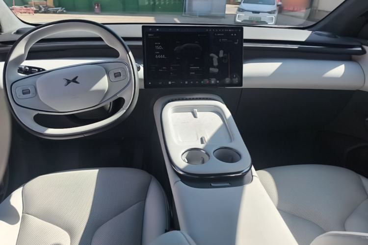 Used XPeng G7 2025 Model—702 Ultra Long Range Center Console