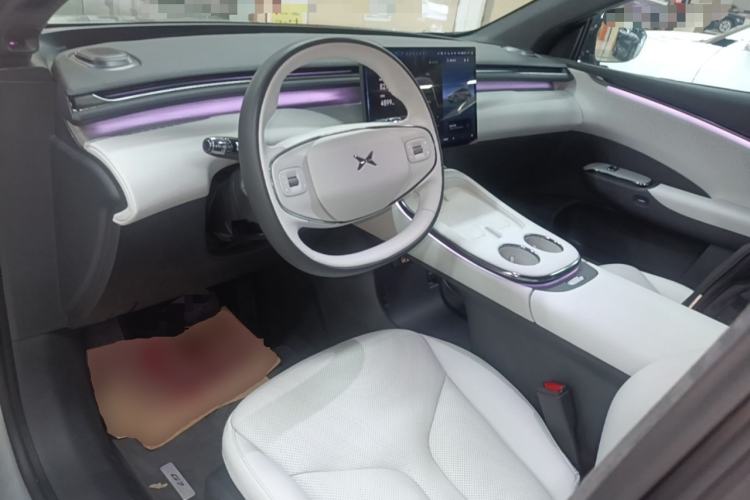 Used XPeng G7 2025 Model—702 Ultra Long Range Center Console