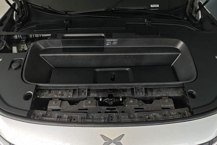 Used XPeng G7 2025 Model—702 Ultra Long Range Engine Bay