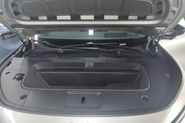 Used XPeng G7 2025 702 Max Engine Bay