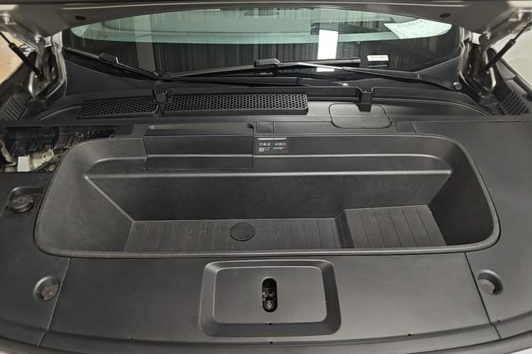 Used XPeng G7 2025 Model—702 Ultra Long Range Engine Bay