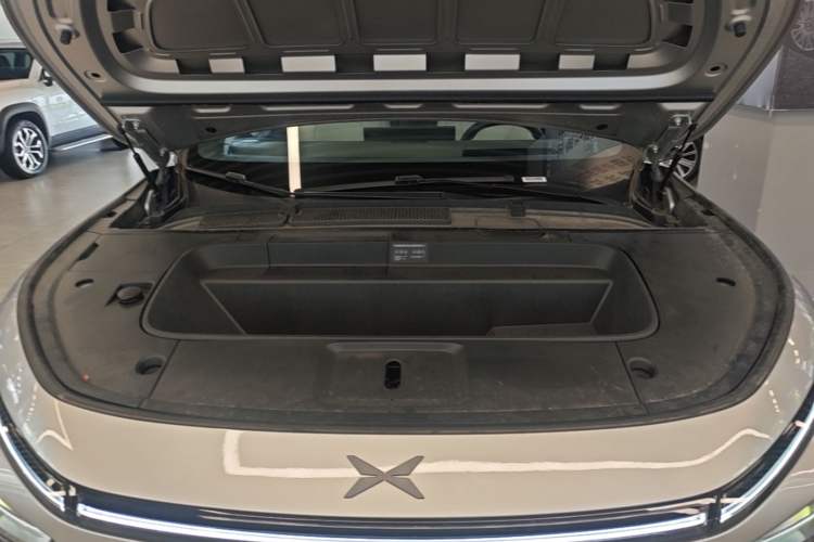 Used XPeng G7 2025 Model—702 Ultra Long Range Engine Bay