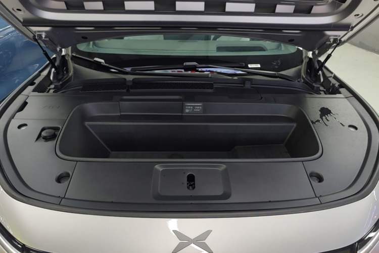 Used XPeng G7 2025 Model—702 Ultra Long Range Engine Bay