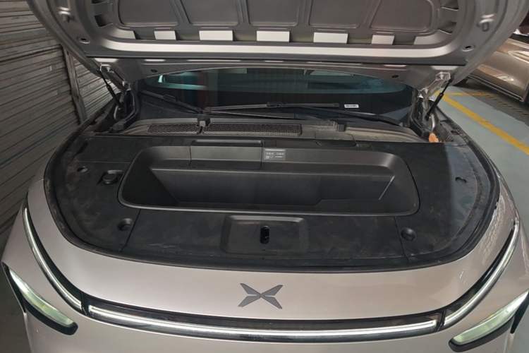Used XPeng G7 2025 Model—702 Ultra Long Range Engine Bay
