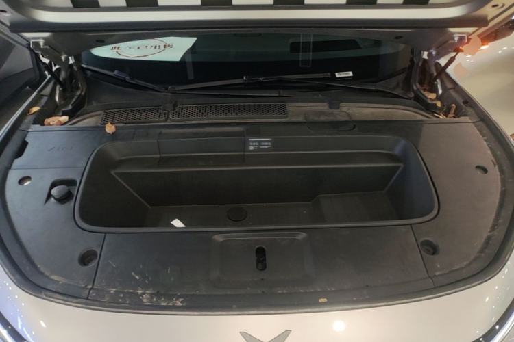 Used XPeng G7 2025 Model—702 Ultra Long Range Engine Bay