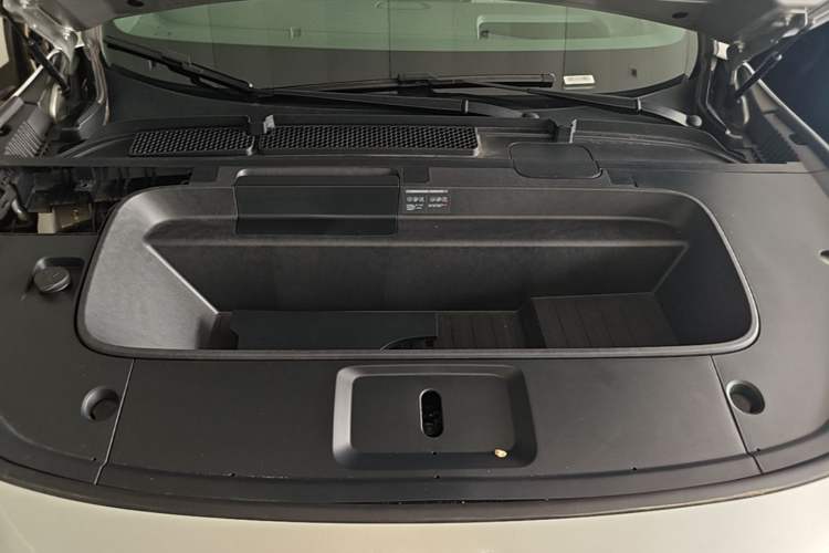 Used XPeng G7 2025 Model—702 Ultra Long Range Engine Bay