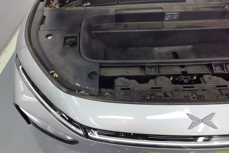 Used XPeng G7 2025 Model—702 Ultra Long Range Engine Bay Right