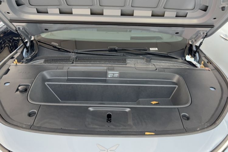 Used XPeng G7 2025 Model—702 Ultra Long Range Engine Bay