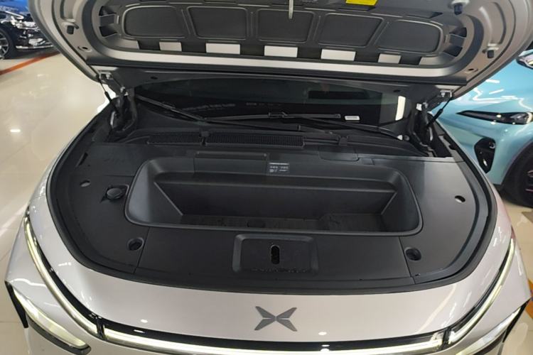 Used XPeng G7 2025 Model—702 Ultra Long Range Engine Bay
