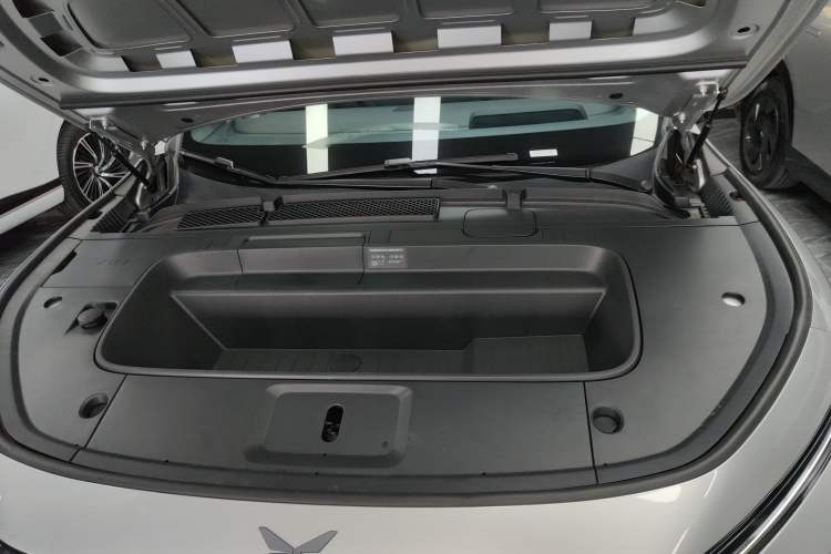 Used XPeng G7 2025 702 Max Engine Bay
