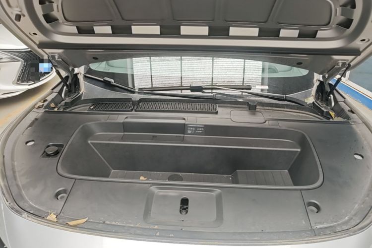 Used XPeng G7 2025 Model—702 Ultra Long Range Engine Bay